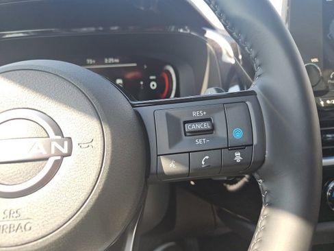 New 2025 Nissan Pathfinder Platinum image 32