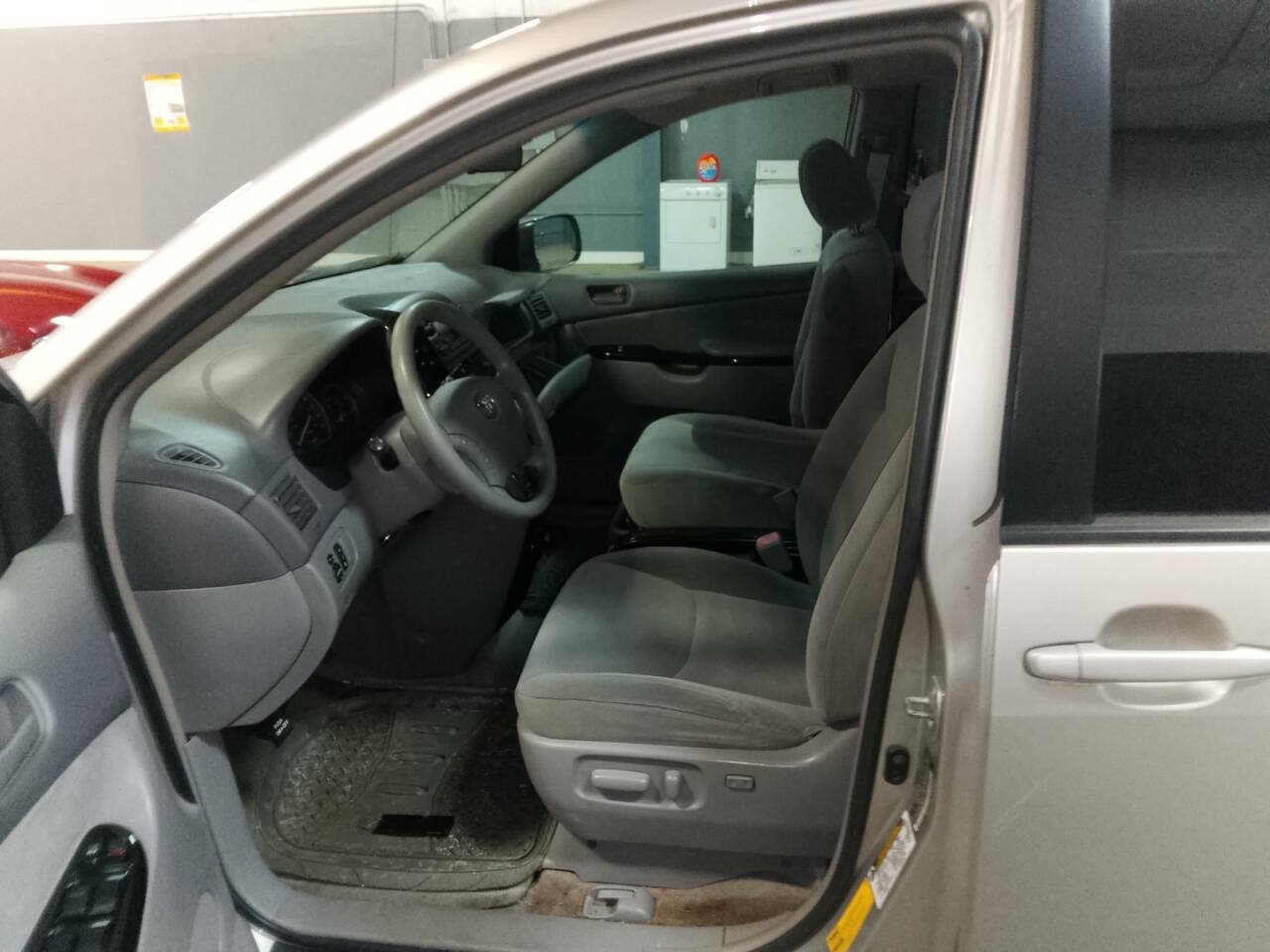 Used 2005 Toyota Sienna FWD image 19