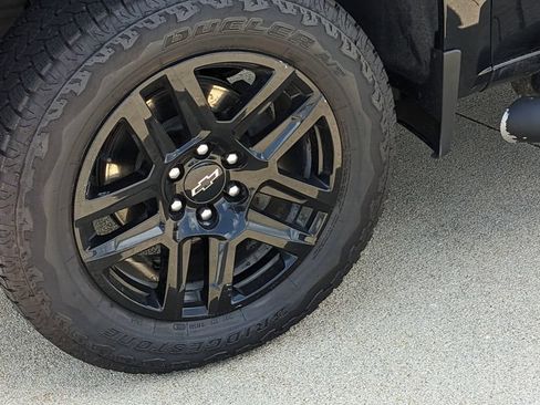 Used 2021 Chevrolet Silverado 1500 Custom Trail Boss AWD/4WD image 10