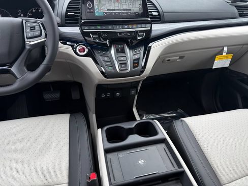 Certified 2026 Honda Odyssey Elite image 16