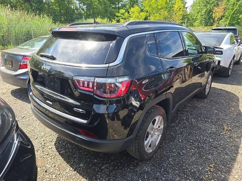 Used 2022 Jeep Compass Latitude w/ Convenience Group AWD/4WD image 4