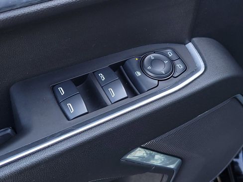 Used 2025 Chevrolet Silverado 1500 LT image 10