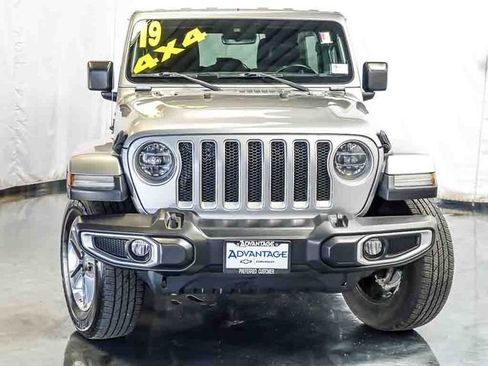 Used 2019 Jeep Wrangler Unlimited Sahara AWD/4WD image 7