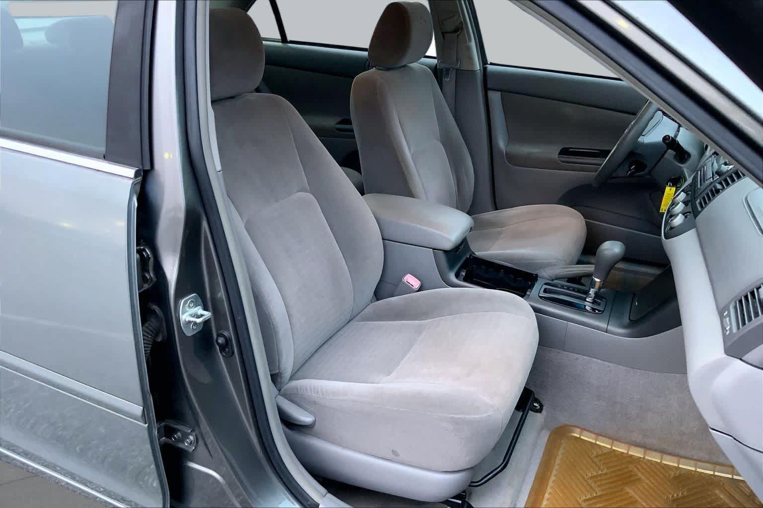 Used 2005 Toyota Camry FWD image 7