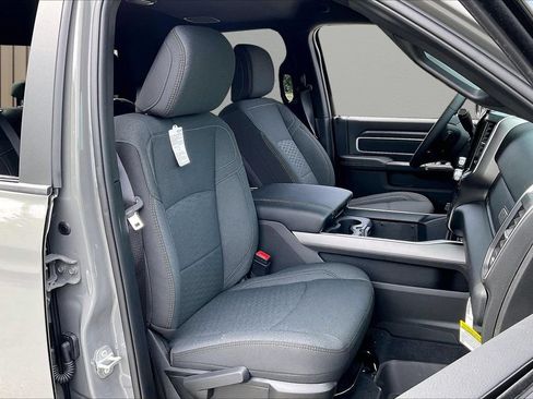 New 2026 RAM 3500 Big Horn AWD/4WD image 19