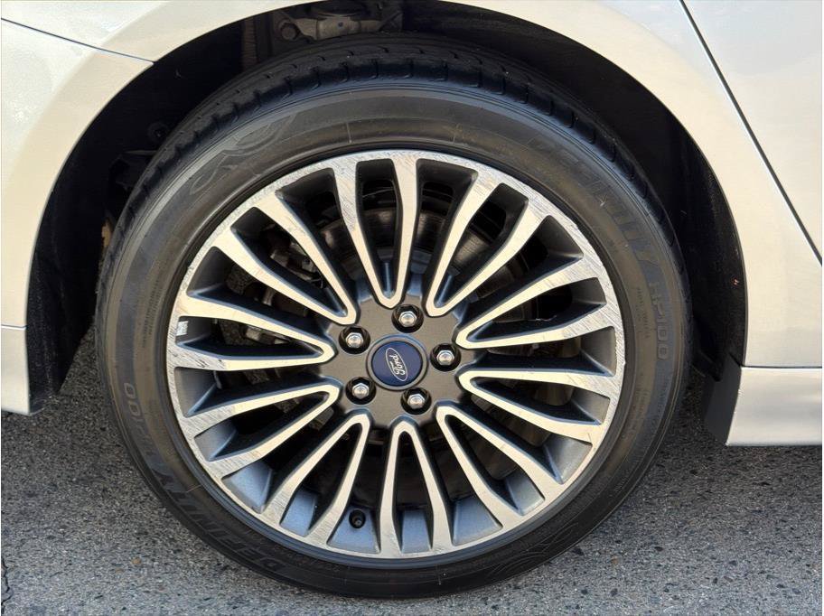 Used 2018 Ford Fusion Titanium AWD/4WD image 32