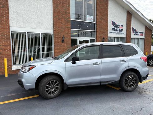 Used 2018 Subaru Forester 2.5i AWD/4WD image 4
