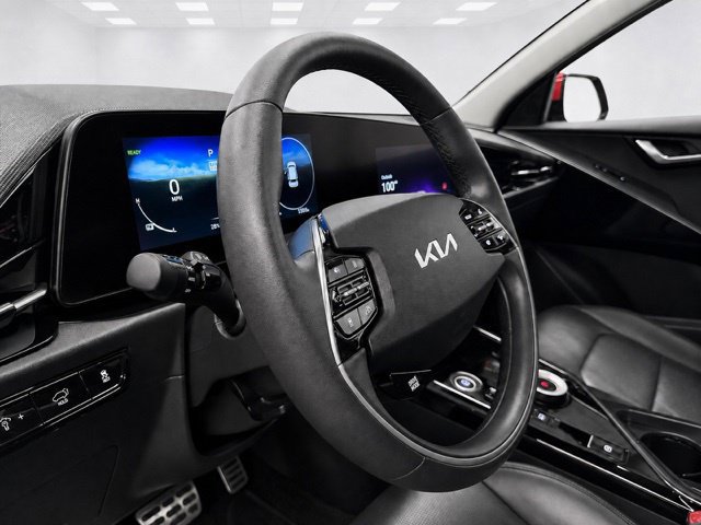 Used 2024 Kia Niro Wave w/ Wave Preserve Package FWD image 13