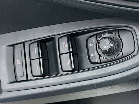 Used 2024 Subaru Crosstrek 2.0i Premium image 15