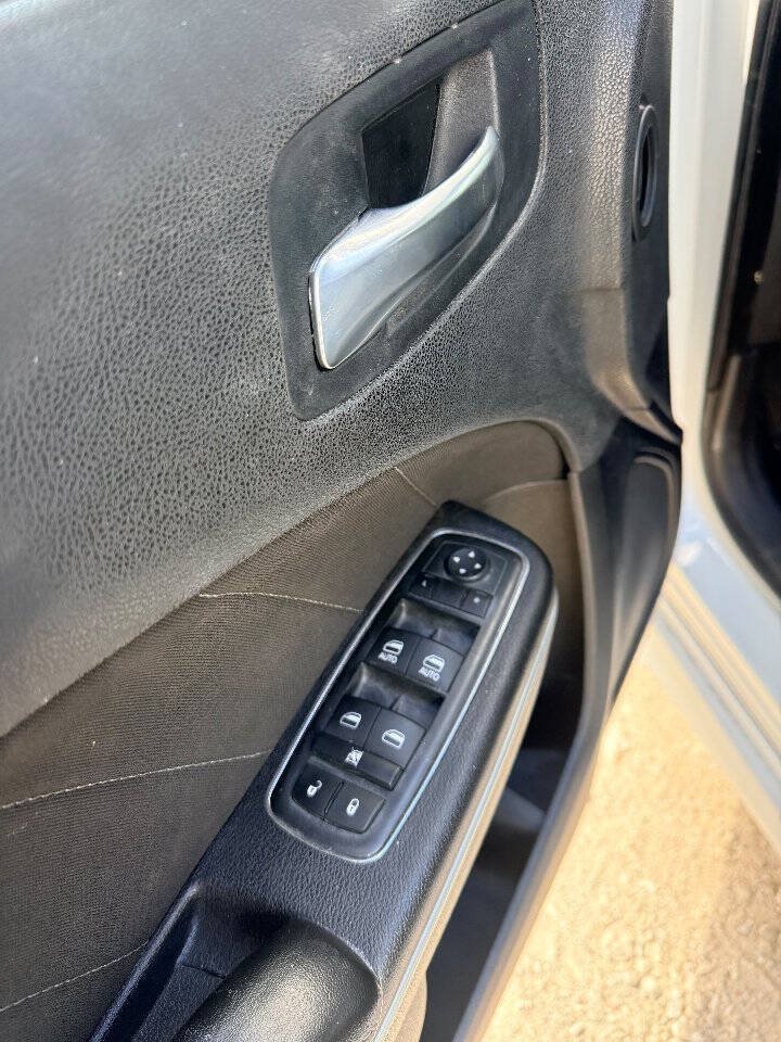 Used 2022 Dodge Charger SXT RWD image 13