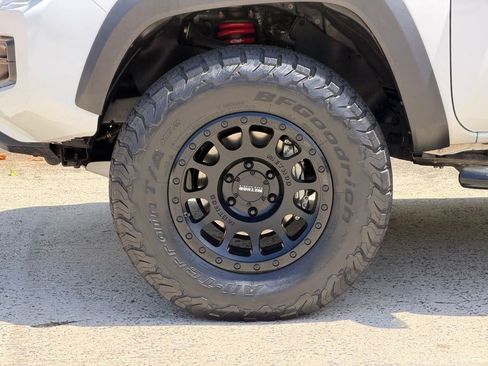 Used 2019 Toyota Tacoma TRD Pro AWD/4WD image 12
