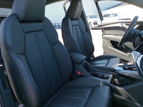 Used 2022 Audi Q4 e-tron Premium Plus AWD/4WD image 10