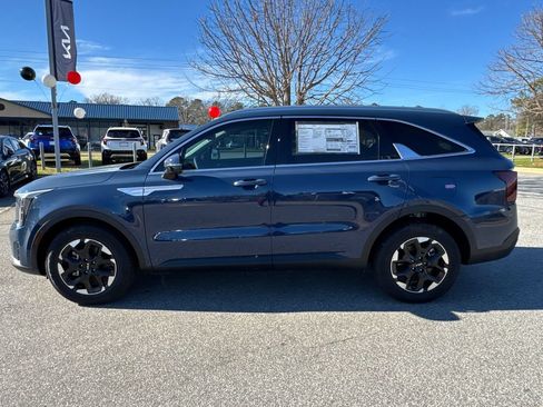 Certified 2025 Kia Sorento S w/ Panoramic Sunroof Package FWD image 6