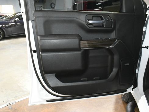 Used 2021 Chevrolet Silverado 1500 LT Trail Boss w/ Convenience Package II image 43