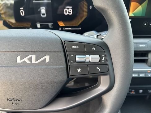 New 2026 Kia K4 FWD image 26