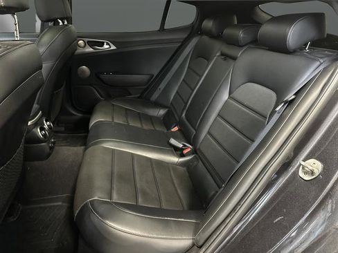 Used 2018 Kia Stinger GT2 image 31