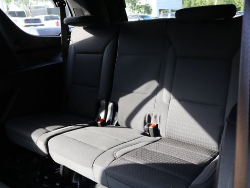 Used 2022 GMC Yukon SLE w/ Gmc Pro Safety Plus Package RWD image 38