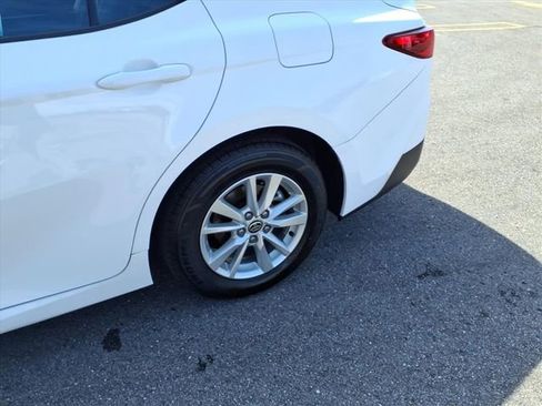 Certified 2025 Toyota Camry LE image 5