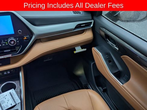 New 2026 Toyota Highlander Platinum AWD/4WD image 19