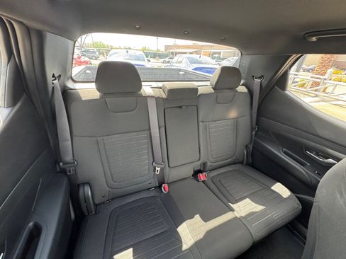 Used 2025 Hyundai Santa Cruz SE FWD image 18