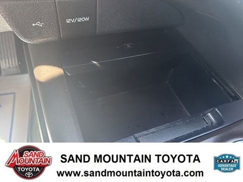 Used 2022 Toyota Camry XSE image 19
