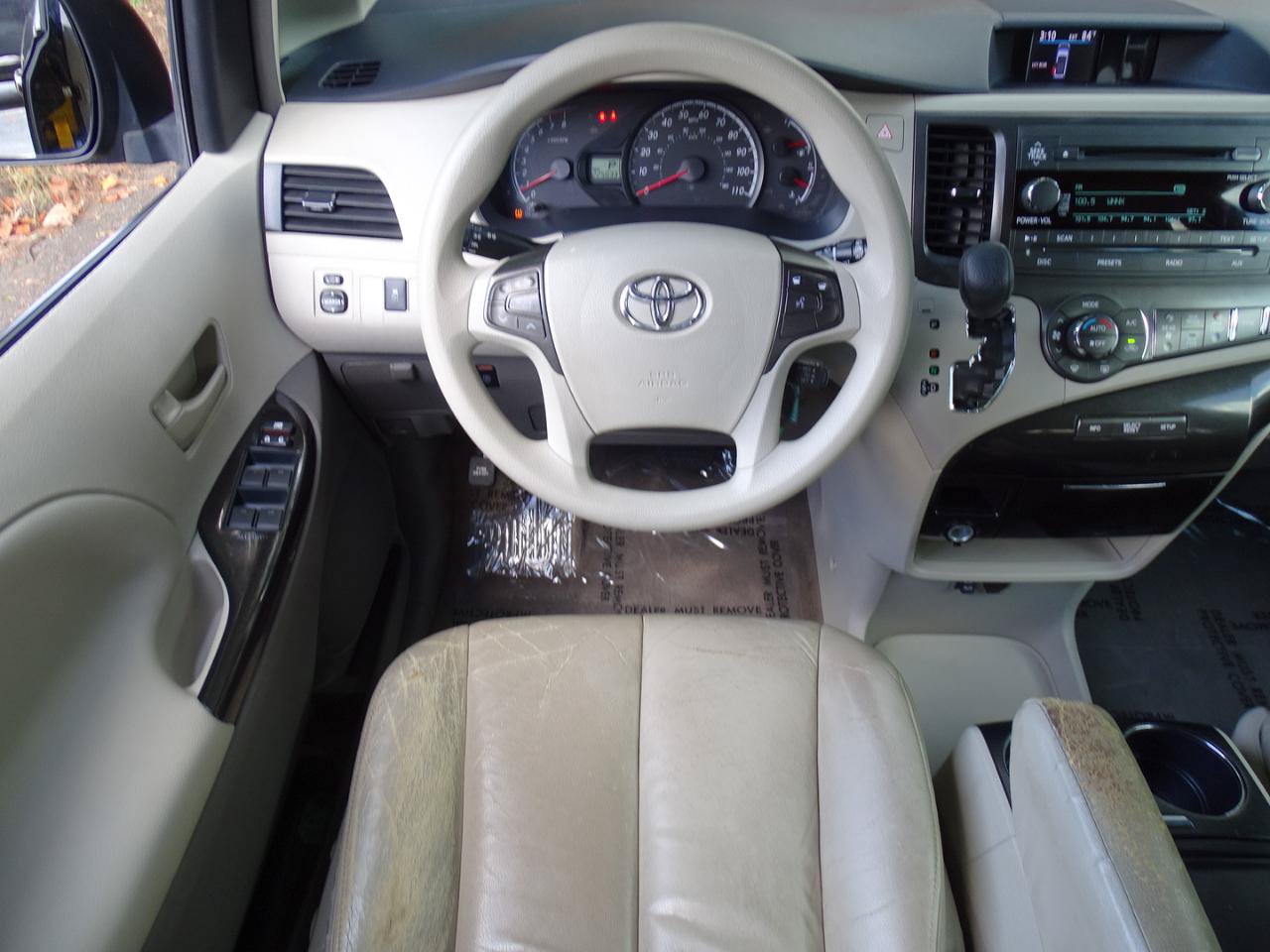 Used 2014 Toyota Sienna LE FWD image 29