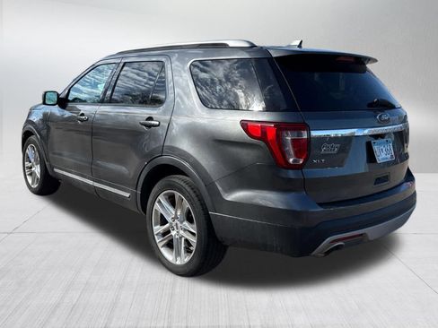 Used 2016 Ford Explorer XLT w/ Equipment Group 201A image 5