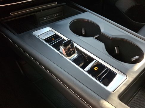 Certified 2025 Volkswagen Atlas Cross Sport SE image 14