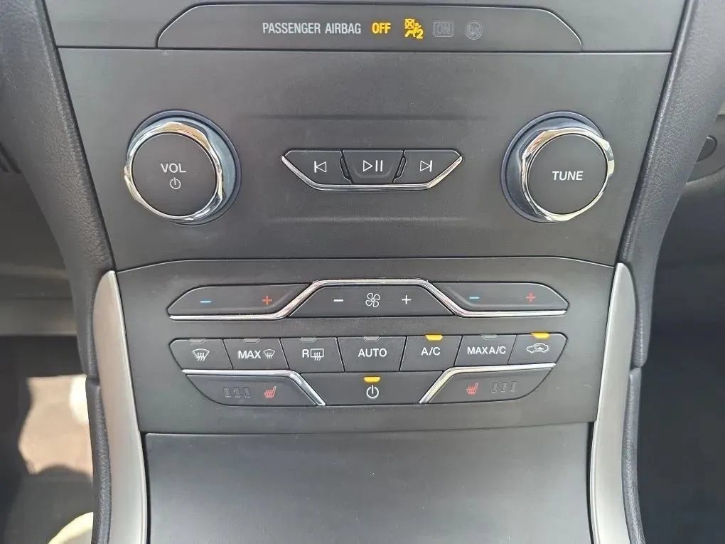 Used 2019 Ford Edge SEL w/ Equipment Group 201A FWD image 31