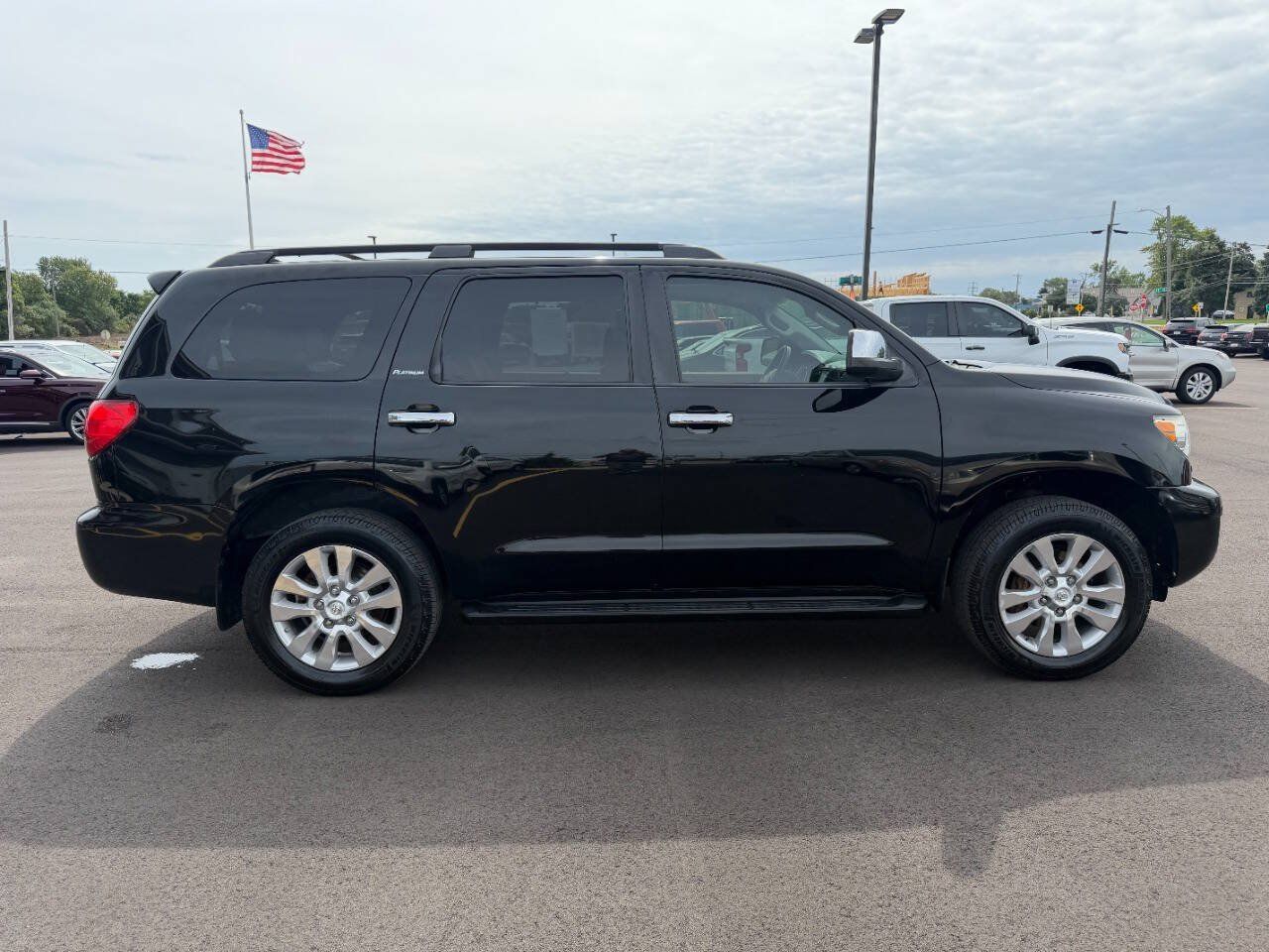 Used 2016 Toyota Sequoia Platinum AWD/4WD image 6