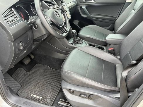 Used 2020 Volkswagen Tiguan SE w/ Panoramic Sunroof Package FWD image 23