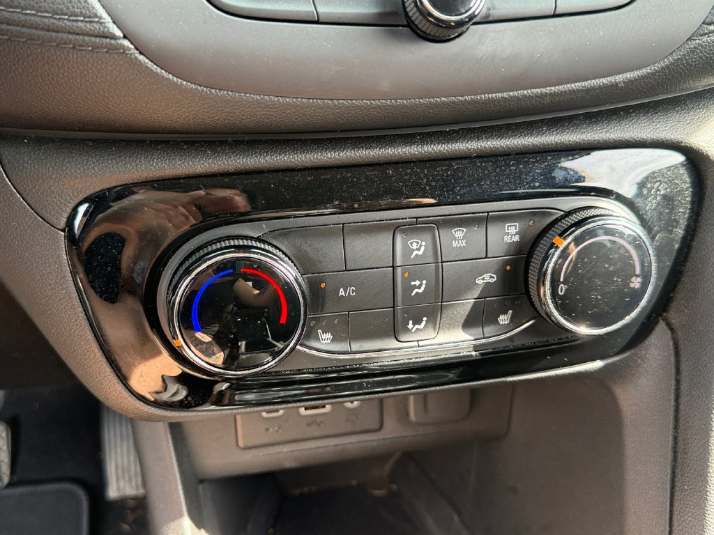 Used 2020 Buick Encore GX Preferred w/ Cold Weather Comfort Package AWD/4WD image 29