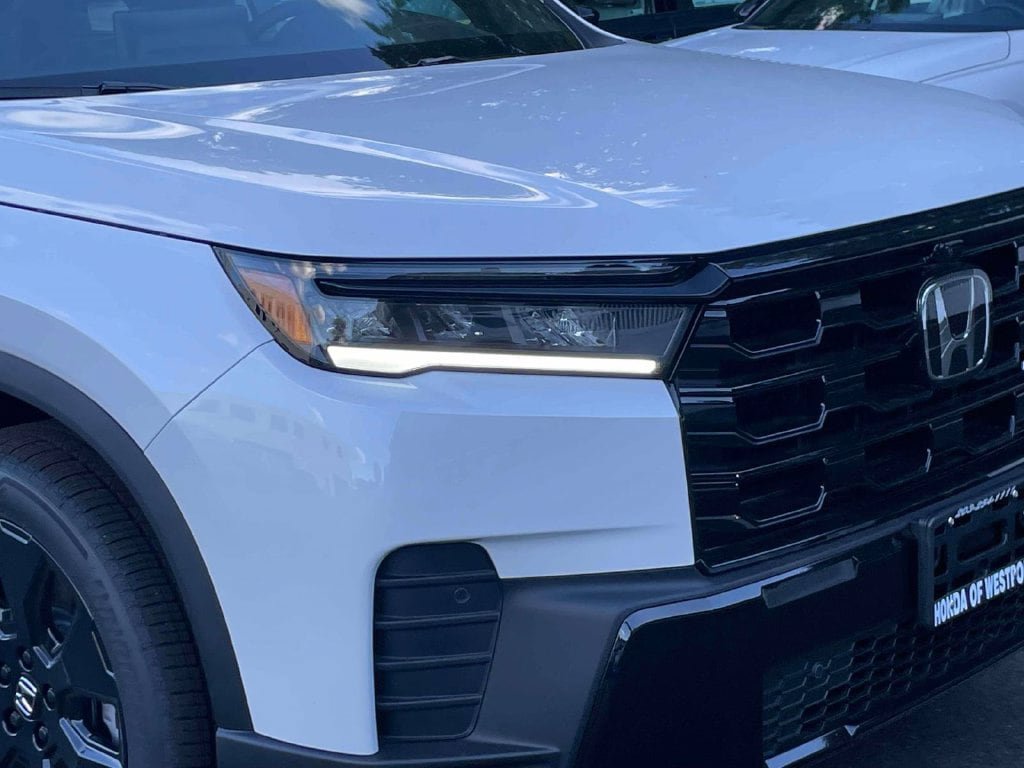 New 2026 Honda Pilot Black Edition image 9