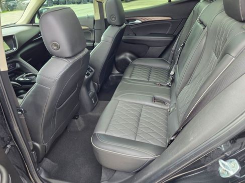 Used 2023 Buick Envision Avenir FWD image 30