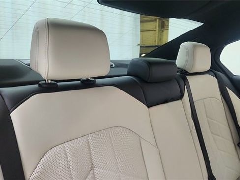 Used 2025 BMW i5 xDrive40 image 27