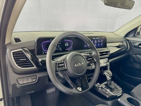 New 2026 Kia Seltos S image 9