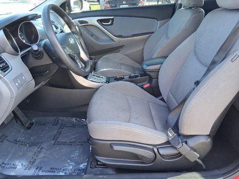 Used 2013 Hyundai Elantra image 32