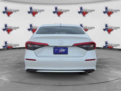 Used 2023 Honda Civic Sport image 4