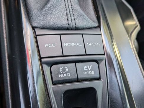 Used 2025 Toyota Camry SE w/ Convenience Package FWD image 21