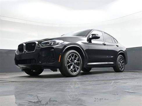 Used 2024 BMW X4 M40i w/ Premium Package image 30