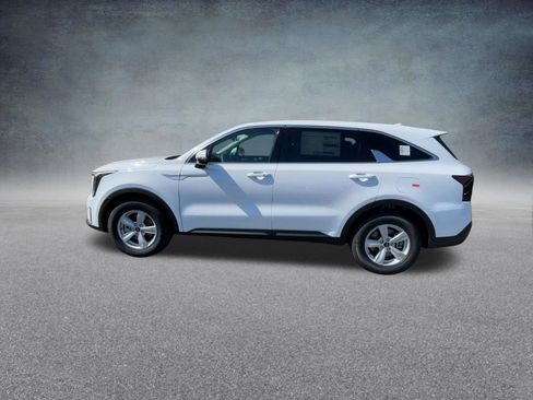 Used 2025 Kia Sorento LX image 14