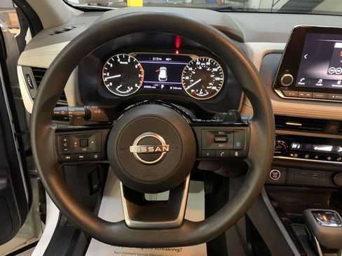 Used 2023 Nissan Rogue SV image 25