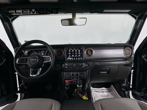 Used 2021 Jeep Gladiator Mojave AWD/4WD image 12
