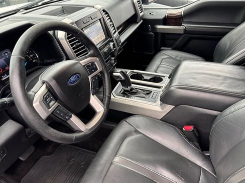 Used 2016 Ford F150 Platinum w/ Equipment Group 701A Luxury image 10