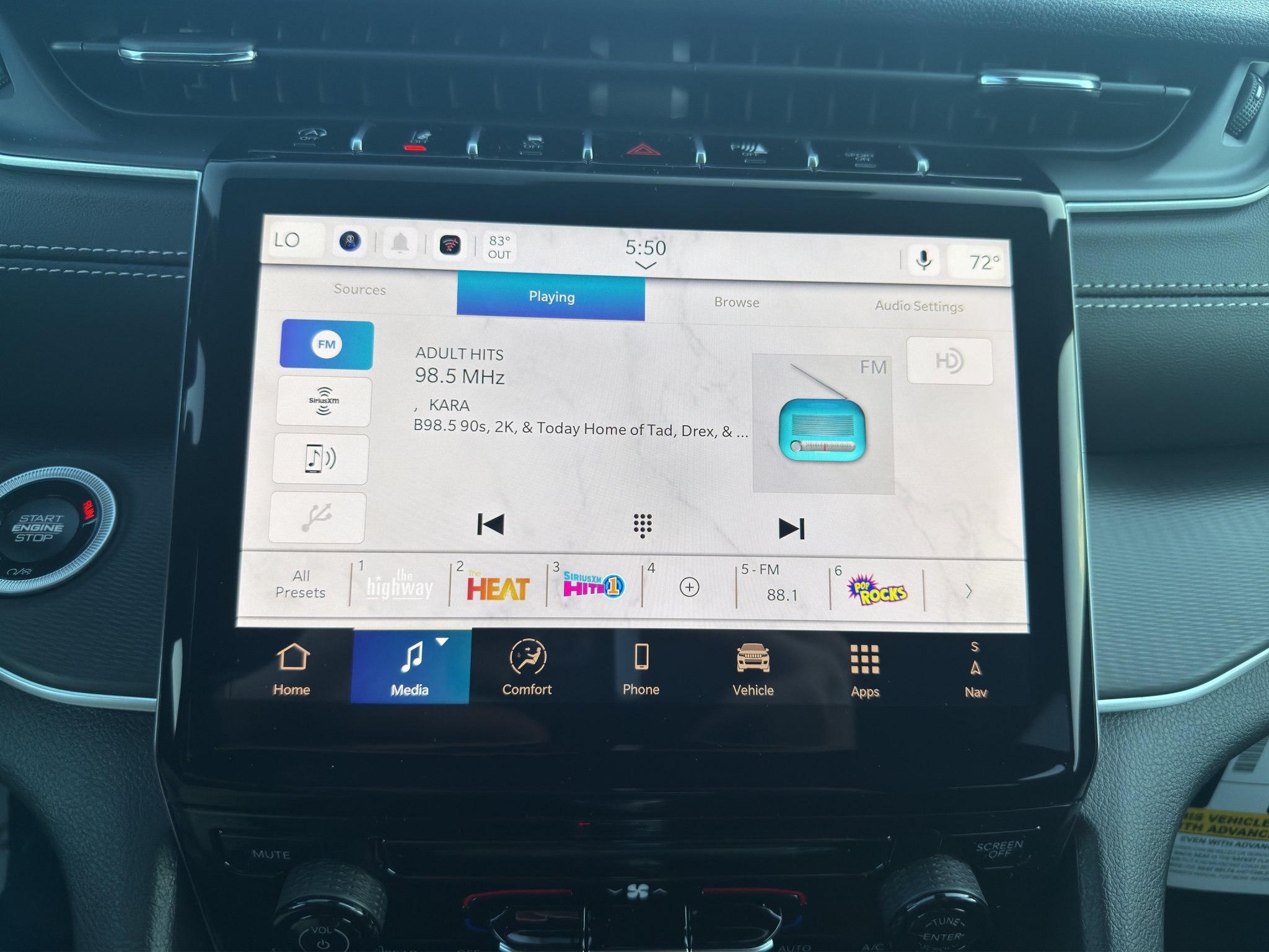 New 2027 Jeep Grand Cherokee Laredo RWD image 31