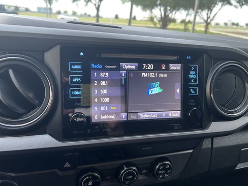 Used 2018 Toyota Tacoma TRD Sport w/ Technology Package RWD image 21