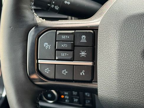 Certified 2026 Ford F350 Platinum w/ FX4 Off-Road Package AWD/4WD image 32