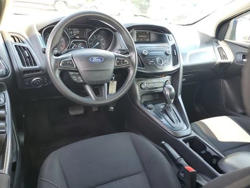 Used 2018 Ford Focus SE FWD image 10