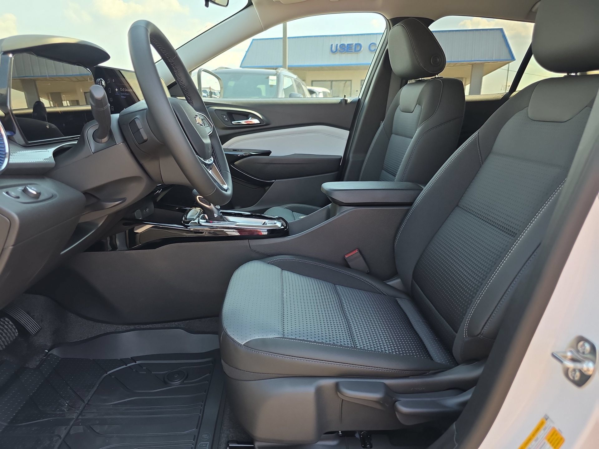 New 2026 Chevrolet Trax LT w/ Driver Confidence Package FWD image 10