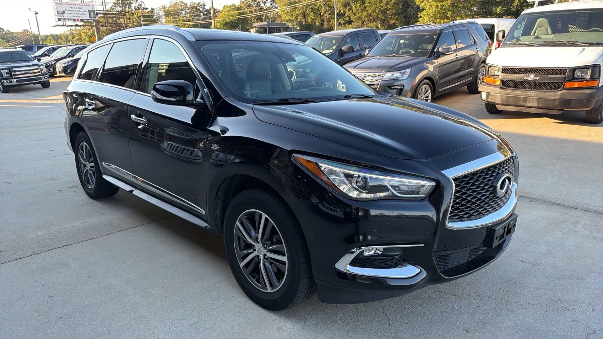 Used 2019 INFINITI QX60 Luxe AWD/4WD image 3